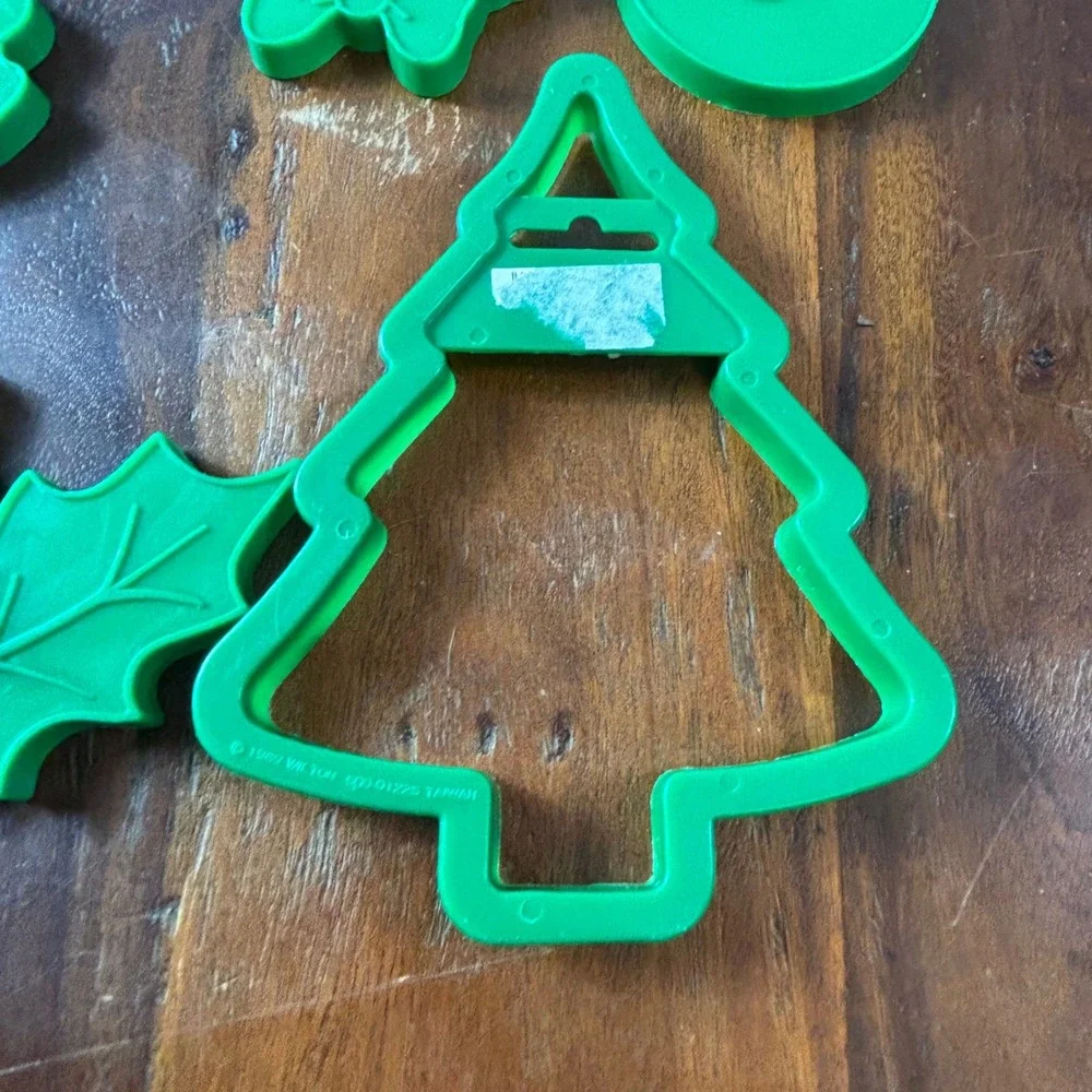 Vintage 1988 Wilton Christmas Cookie Cutter Set 5pc Green‎ Reindeer Snowman Tree